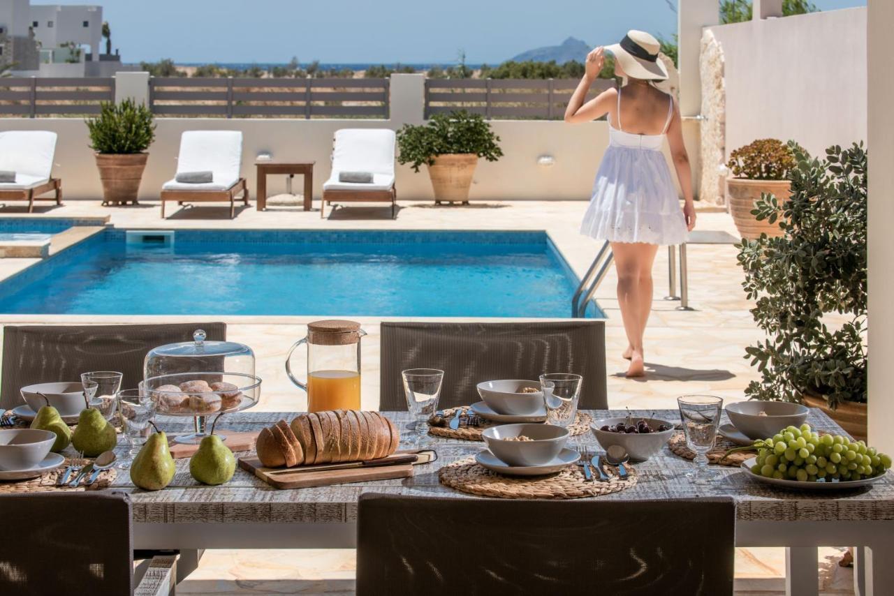 Filothei Beach House With Pool คาลามากิ ภายนอก รูปภาพ