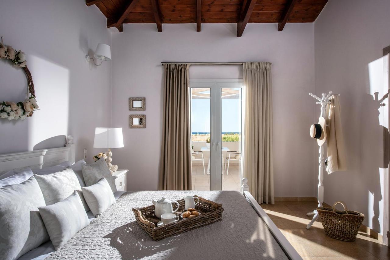 Filothei Beach House With Pool คาลามากิ ภายนอก รูปภาพ
